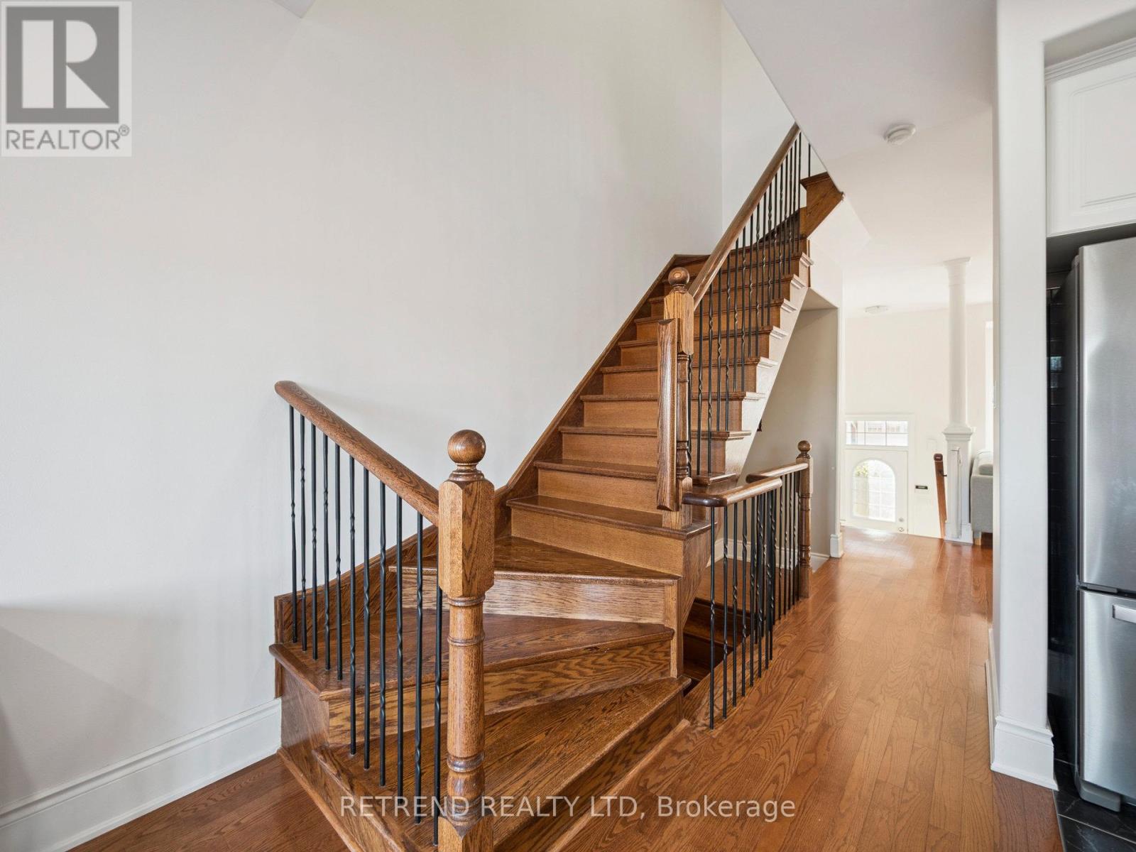 26 Golden Spruce Lane, Vaughan, Ontario  L6A 0J6 - Photo 10 - N12859870