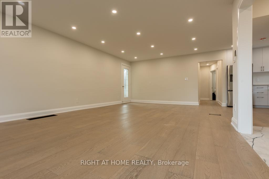 343 Boisdale Avenue, Richmond Hill, Ontario  L4C 1R4 - Photo 7 - N12859910