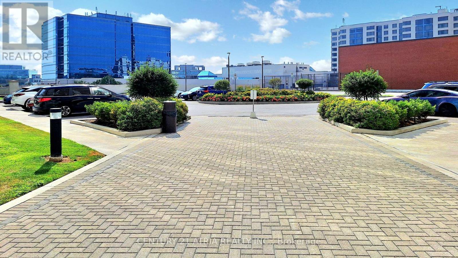 719 - 9015 Leslie Street, Richmond Hill, Ontario  L4B 4J8 - Photo 5 - N12859912