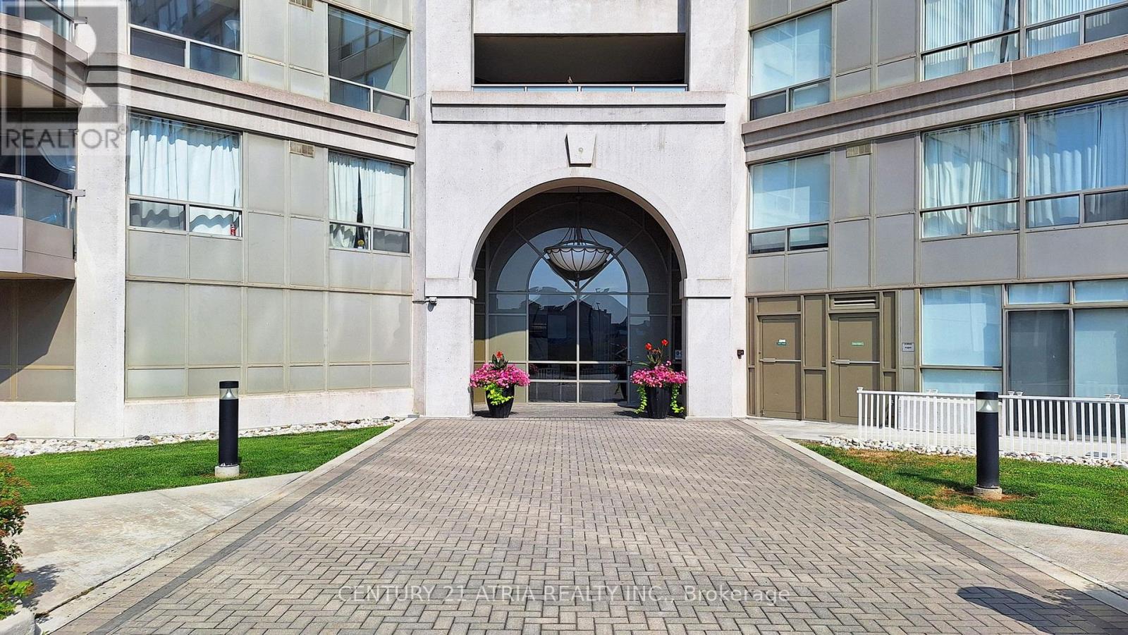 719 - 9015 Leslie Street, Richmond Hill, Ontario  L4B 4J8 - Photo 6 - N12859912