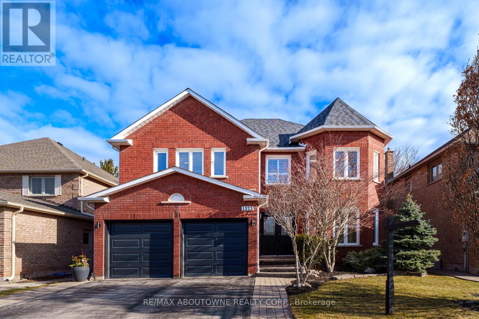 1323 BLACKBURN DRIVE, Oakville, Ontario