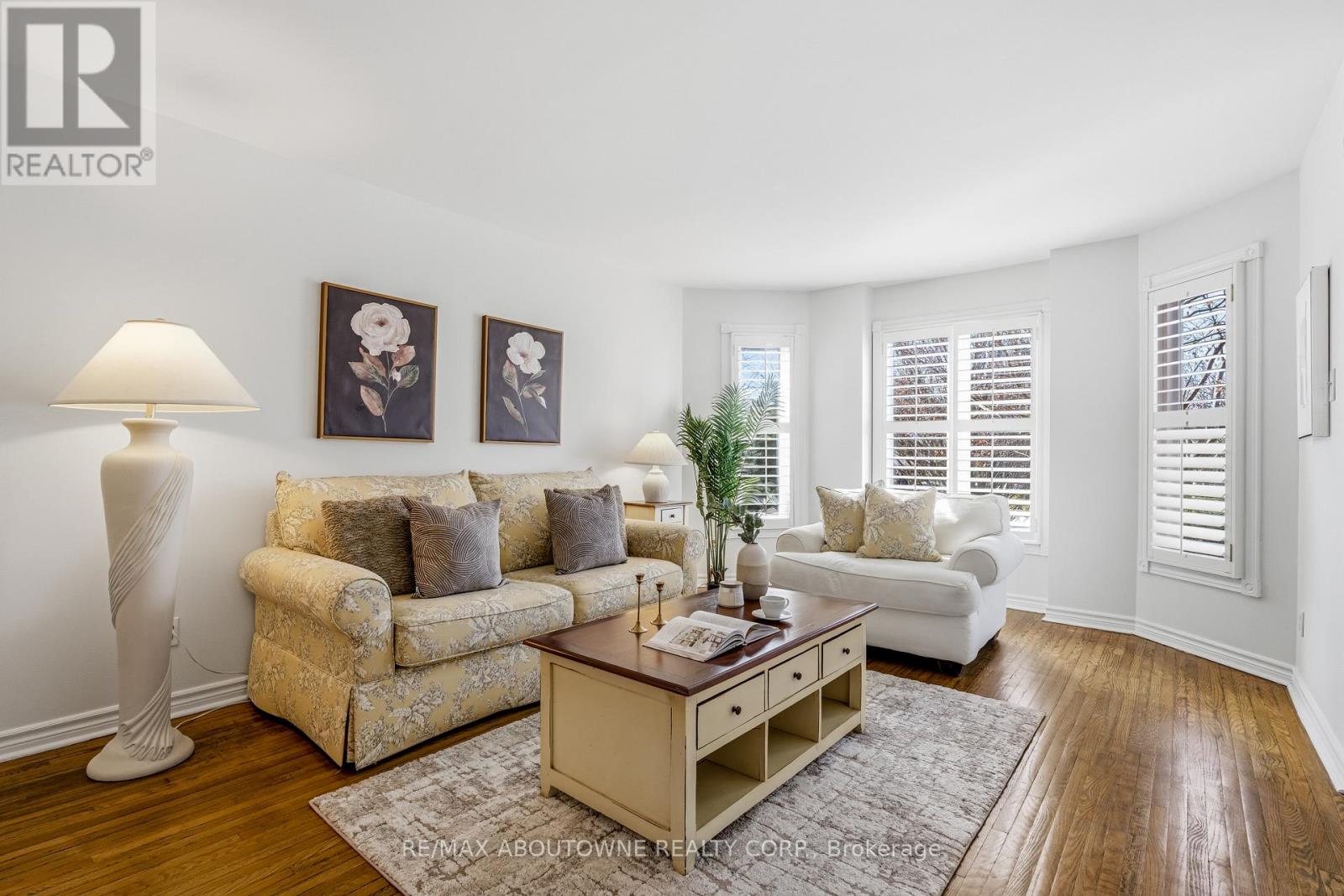 1323 Blackburn Drive, Oakville, Ontario  L6M 2X9 - Photo 11 - W12859908