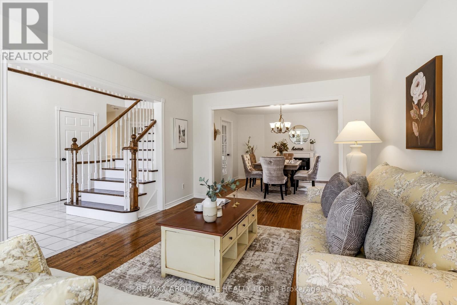 1323 Blackburn Drive, Oakville, Ontario  L6M 2X9 - Photo 12 - W12859908