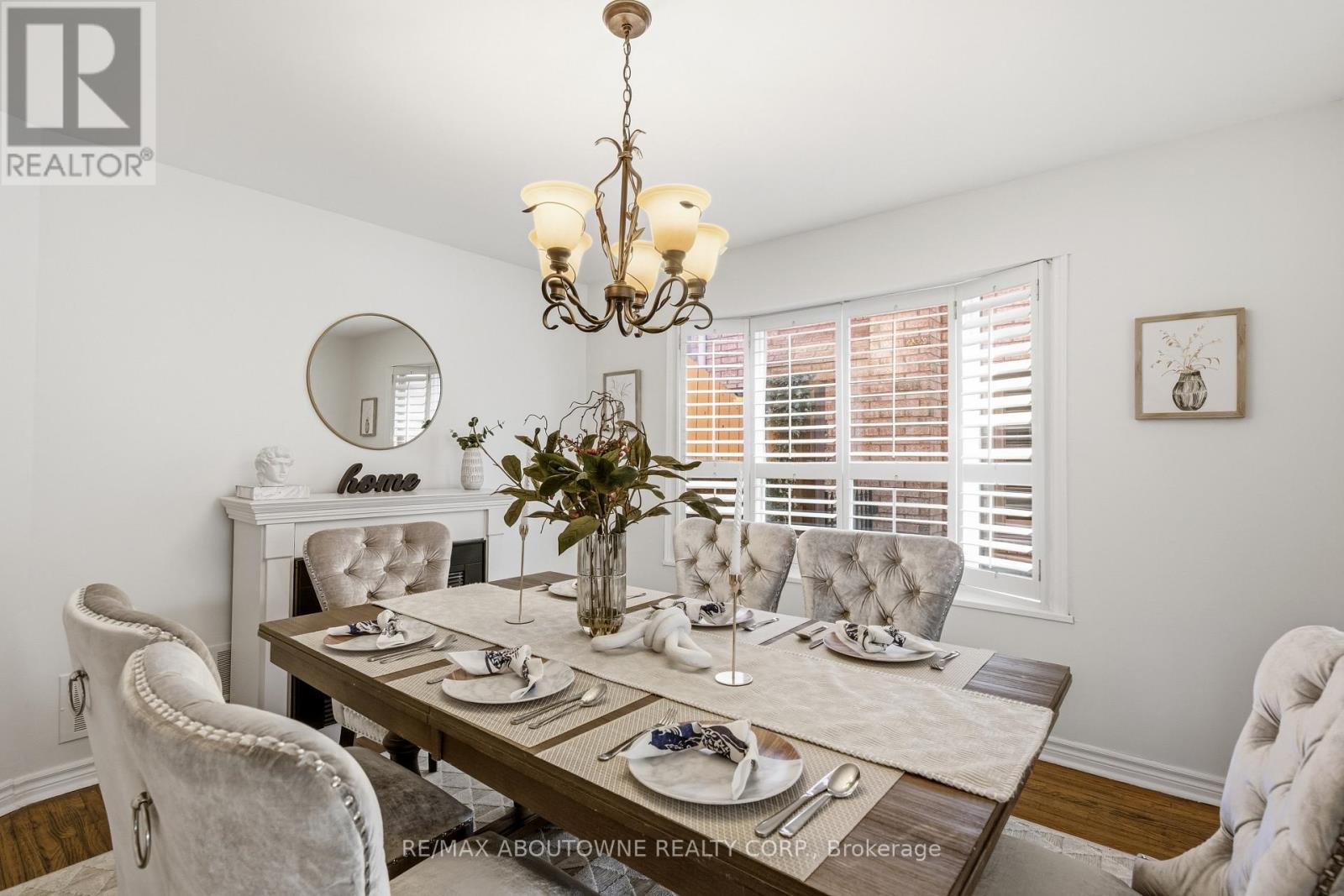 1323 Blackburn Drive, Oakville, Ontario  L6M 2X9 - Photo 13 - W12859908