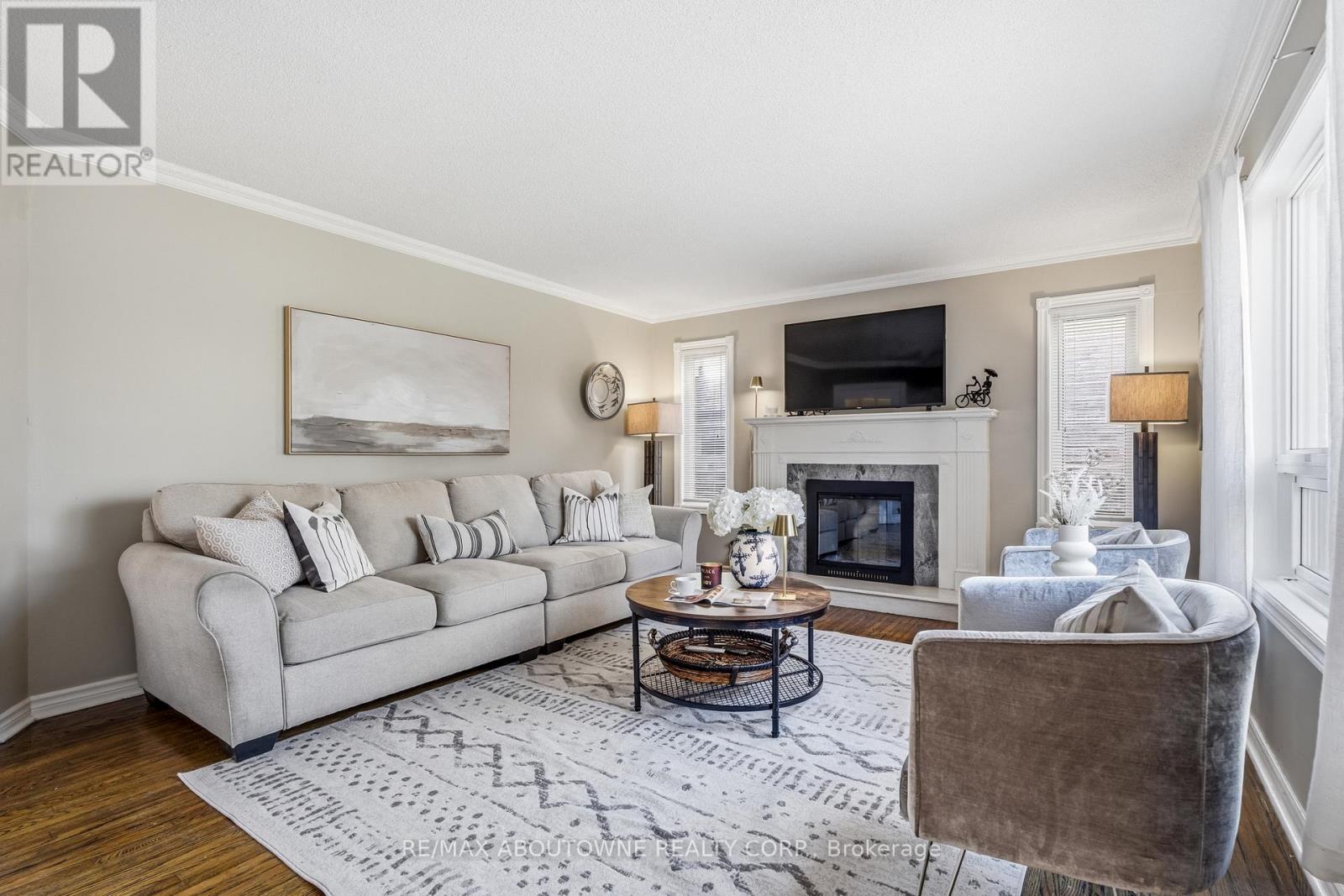 1323 Blackburn Drive, Oakville, Ontario  L6M 2X9 - Photo 20 - W12859908