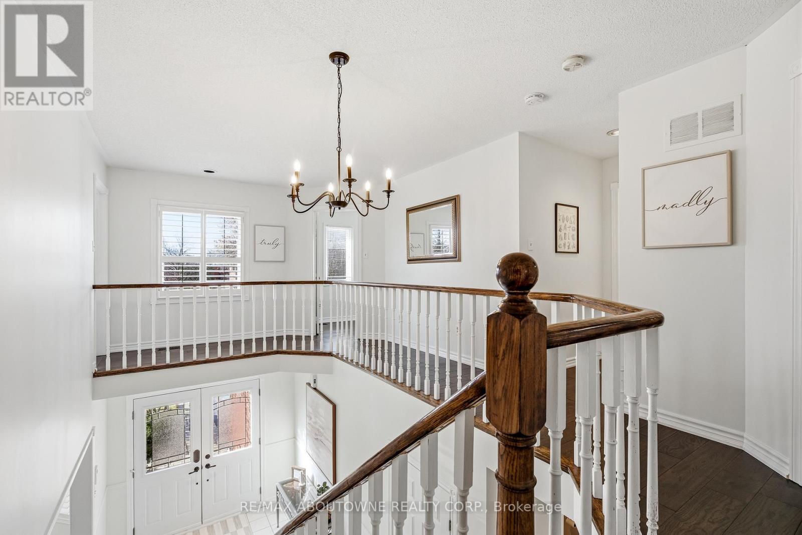 1323 Blackburn Drive, Oakville, Ontario  L6M 2X9 - Photo 25 - W12859908