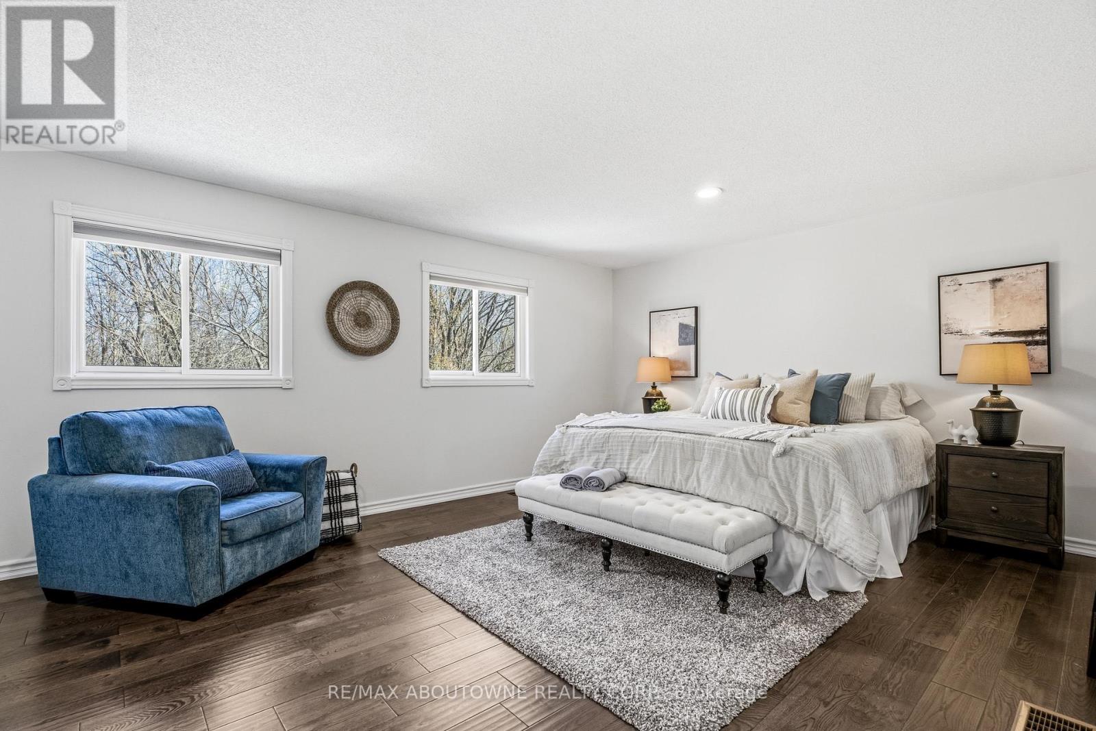 1323 Blackburn Drive, Oakville, Ontario  L6M 2X9 - Photo 26 - W12859908