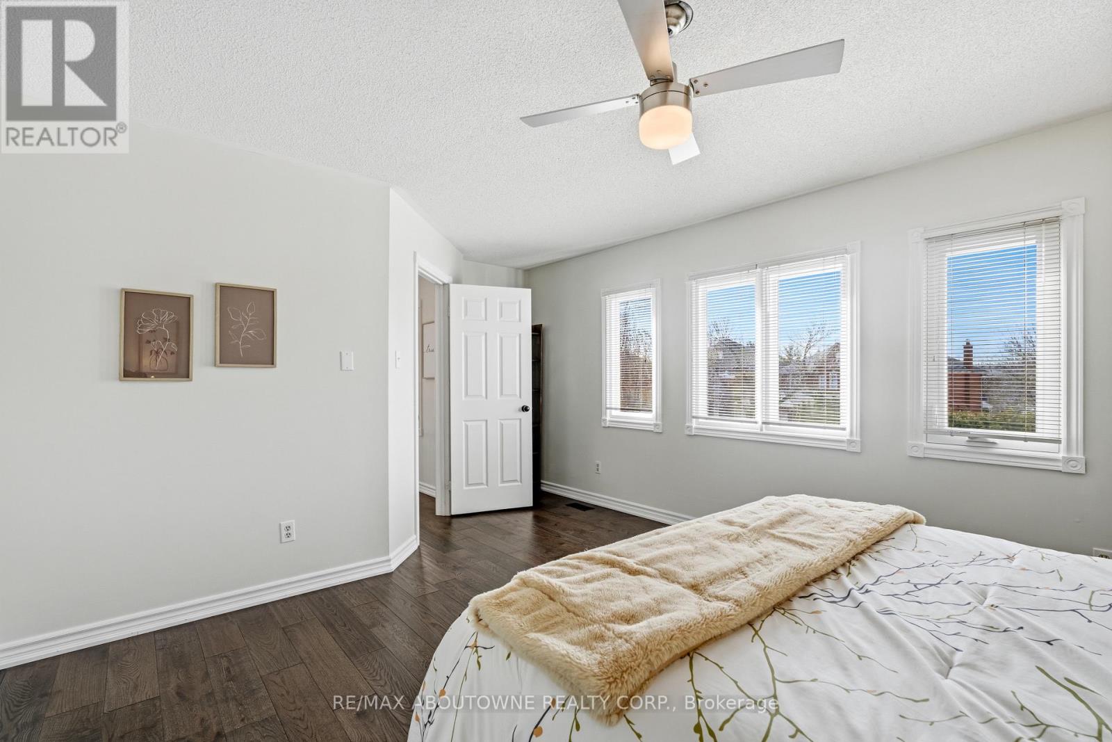 1323 Blackburn Drive, Oakville, Ontario  L6M 2X9 - Photo 33 - W12859908