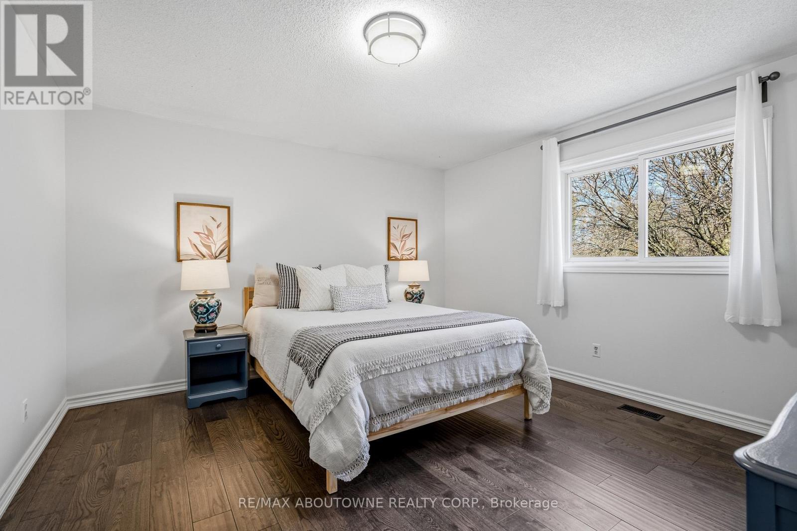 1323 Blackburn Drive, Oakville, Ontario  L6M 2X9 - Photo 34 - W12859908