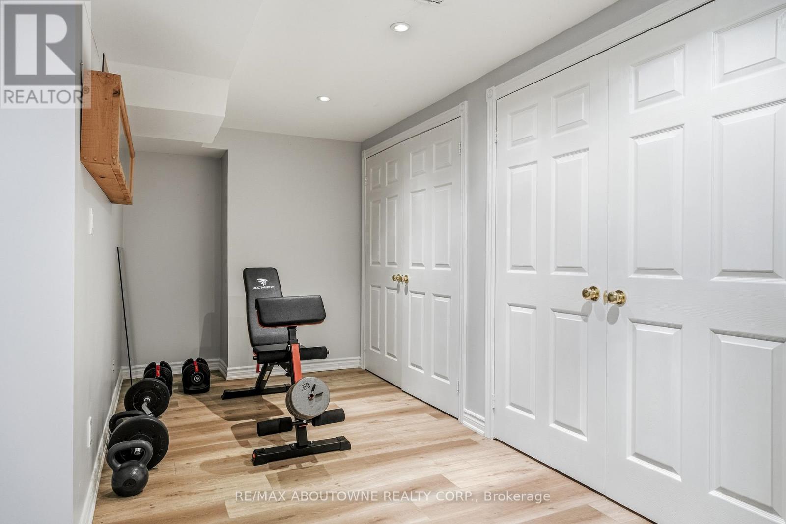 1323 Blackburn Drive, Oakville, Ontario  L6M 2X9 - Photo 41 - W12859908