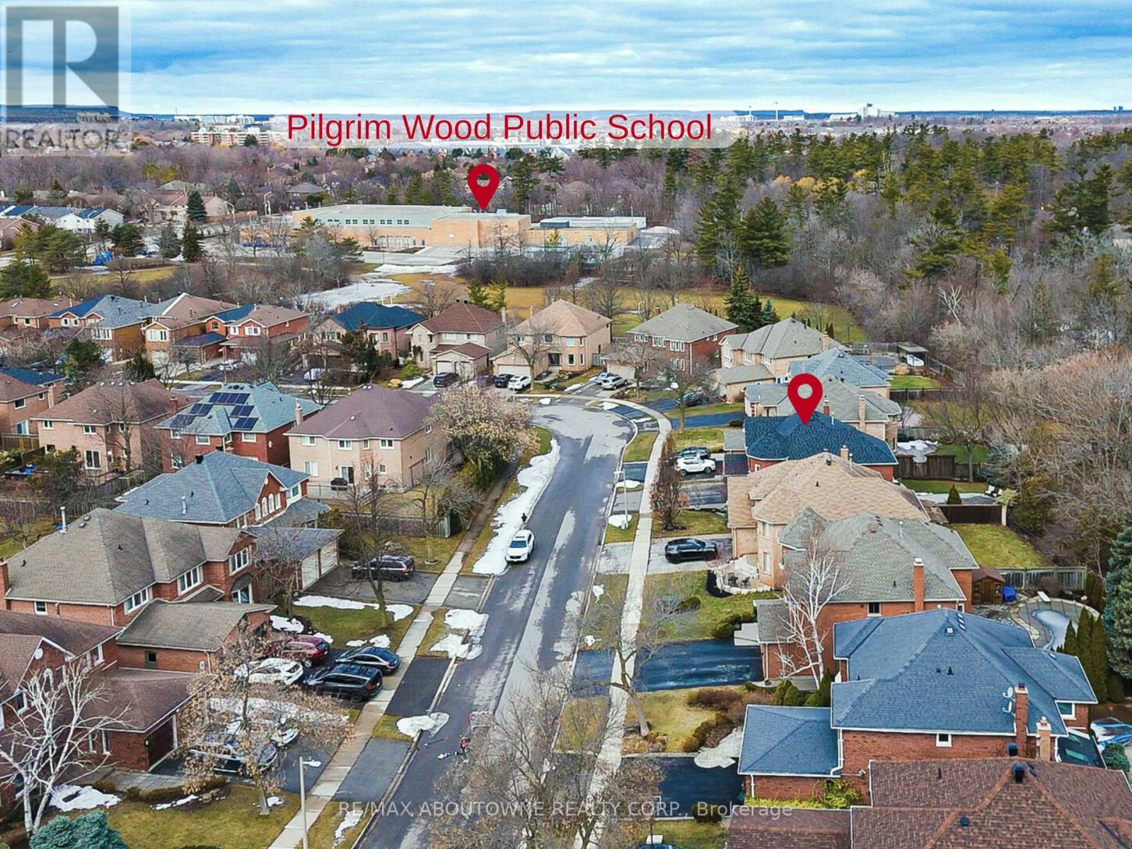 1323 Blackburn Drive, Oakville, Ontario  L6M 2X9 - Photo 5 - W12859908