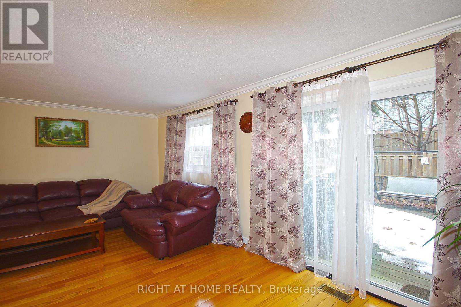 53 - 1055 Shawnmarr Road, Mississauga, Ontario  L5H 3V2 - Photo 7 - W12859926