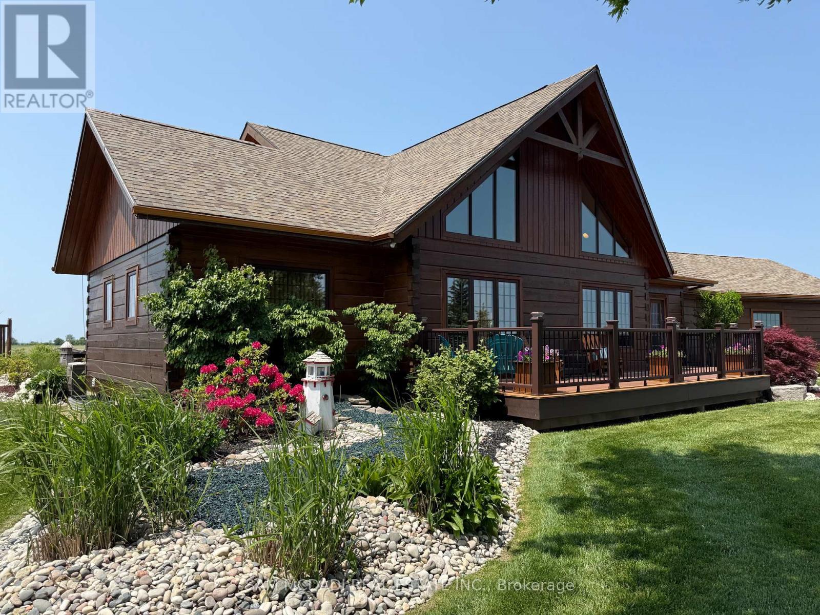 8529 Kinnaird Road, Lambton Shores, Ontario  N0N 1J3 - Photo 4 - X12859896