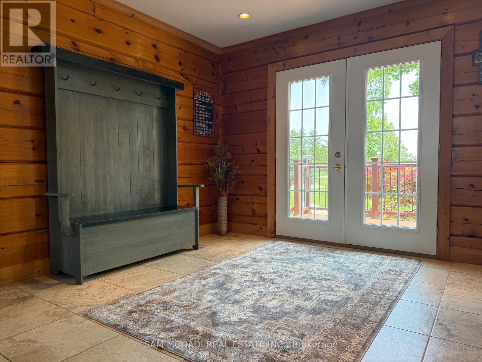 8529 Kinnaird Road, Lambton Shores, Ontario  N0N 1J3 - Photo 6 - X12859896