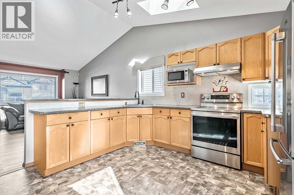 196 Erin Meadow Way Se, Calgary, Alberta  T2B 3P6 - Photo 8 - A2288722