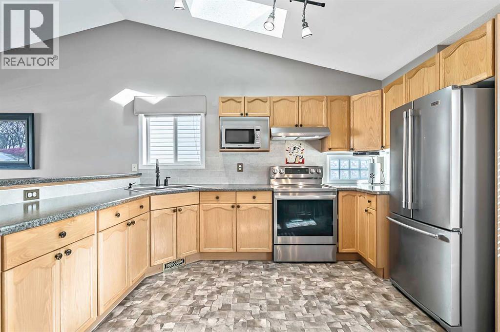 196 Erin Meadow Way Se, Calgary, Alberta  T2B 3P6 - Photo 7 - A2288722