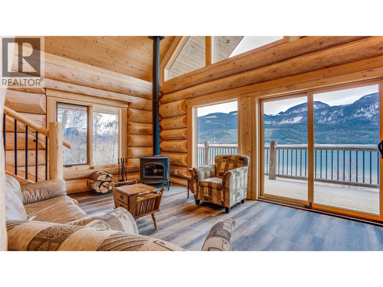 682 Lower Inonoaklin Road, Edgewood, British Columbia  V0G 1J0 - Photo 14 - 10377581