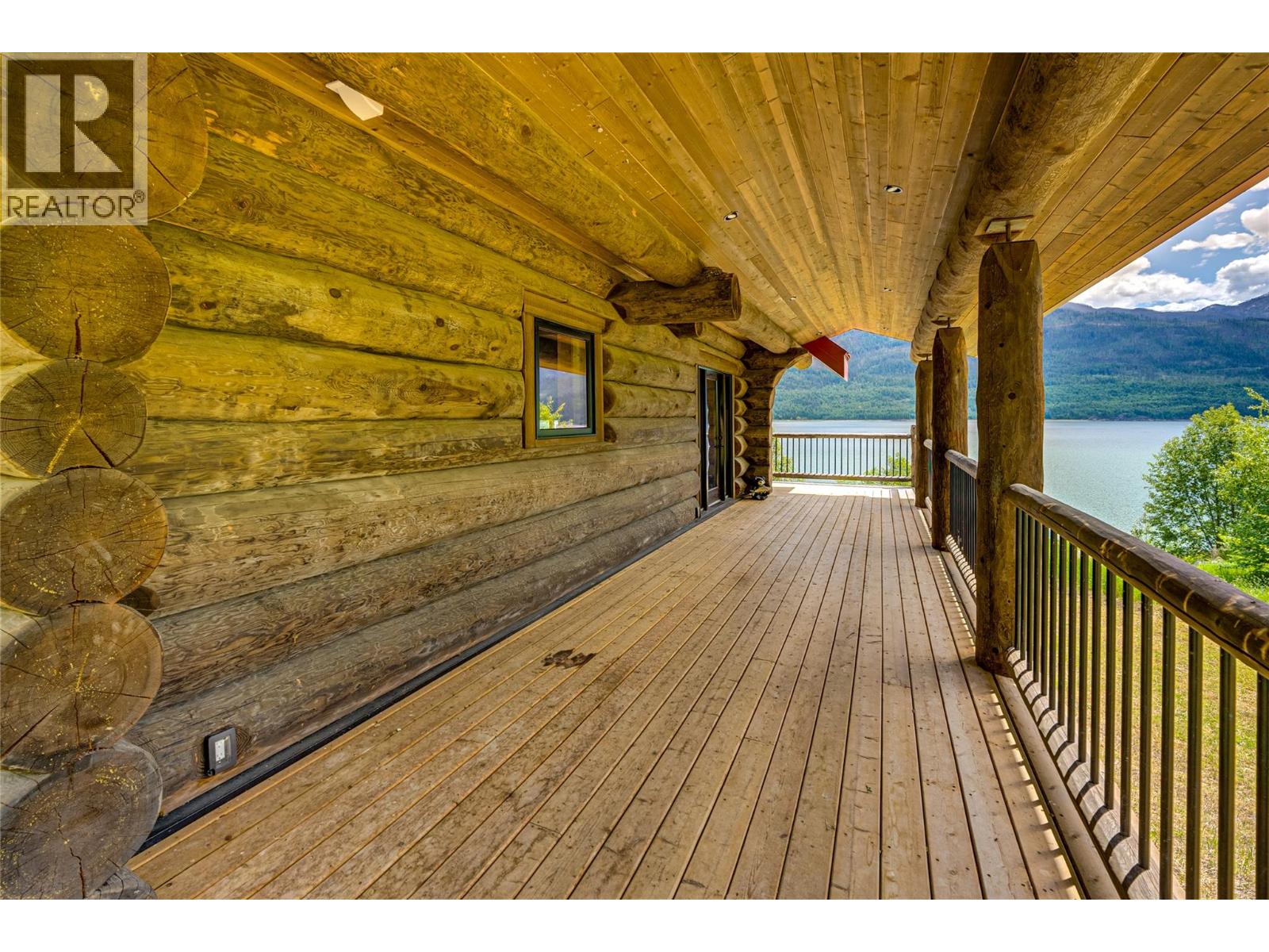 682 Lower Inonoaklin Road, Edgewood, British Columbia  V0G 1J0 - Photo 9 - 10377581