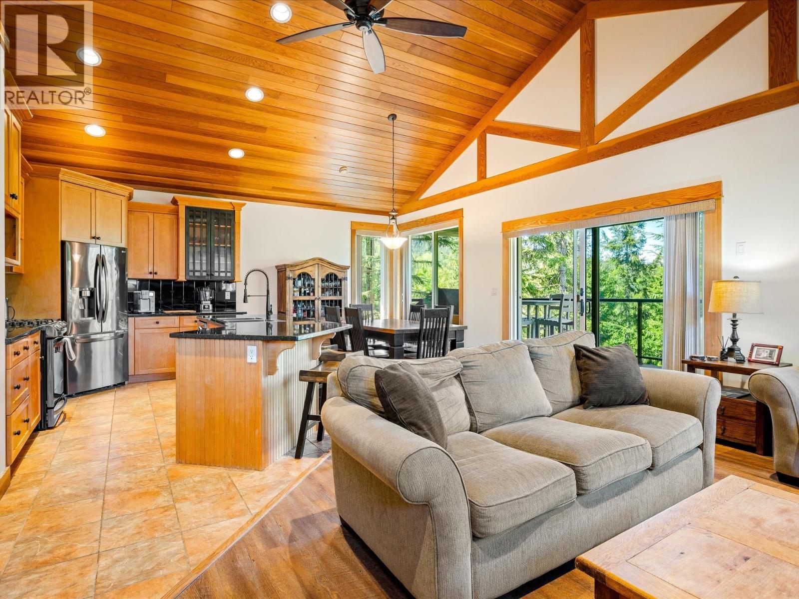 2314 Cayley Close, Whistler, British Columbia  V8E 0A8 - Photo 3 - R3091281