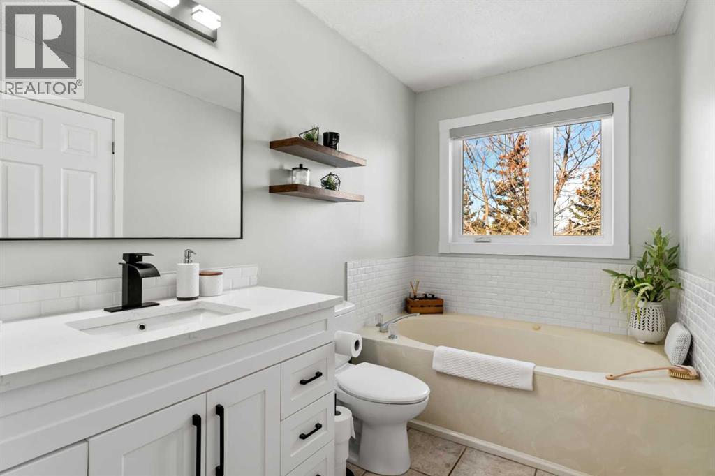 49 Macewan Ridge Close Nw, Calgary, Alberta  T3K 3G6 - Photo 24 - A2291490