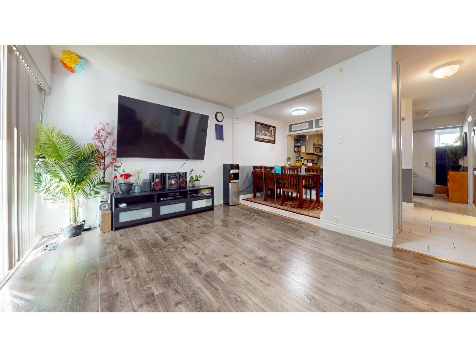 28 13785 102 AVENUE, surrey, British Columbia