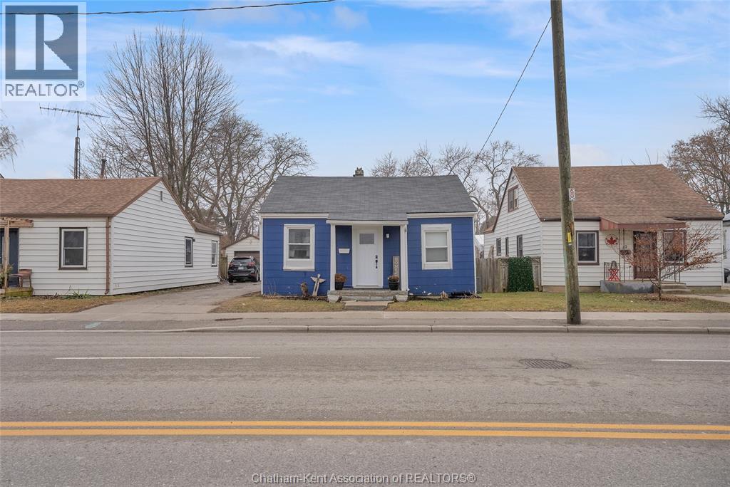 MLS# 26004805: 14 McNaughton AVENUE, Wallaceburg, Canada