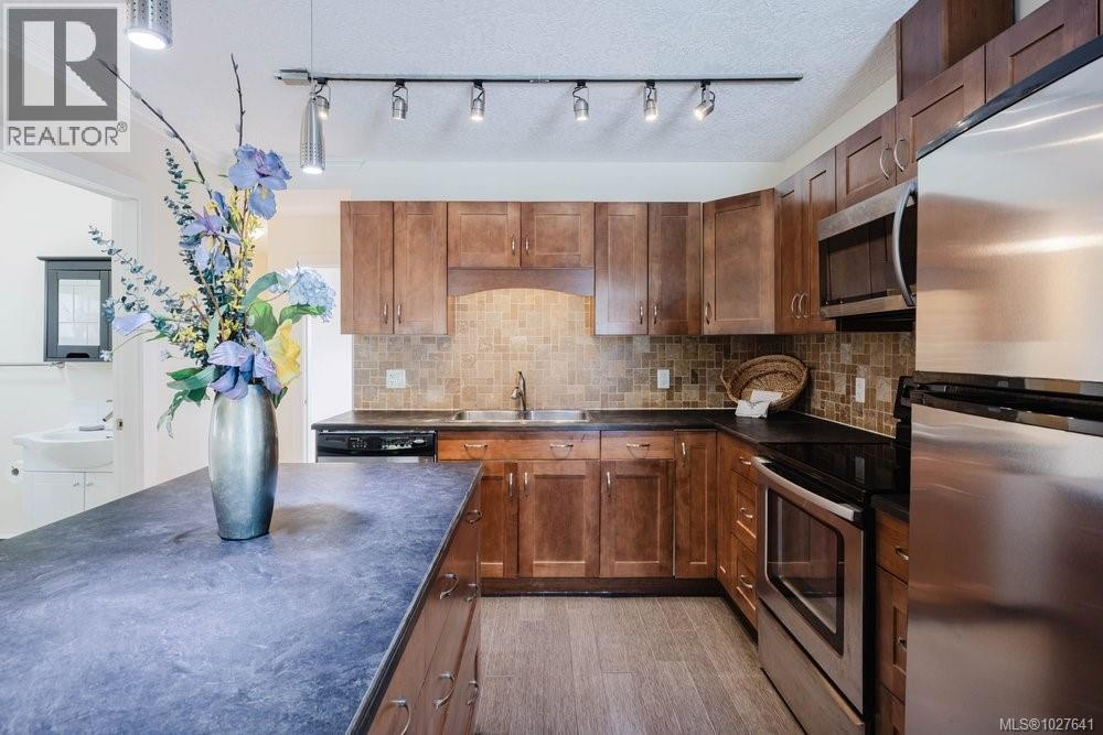 41 Lurline Ave, Saanich, British Columbia  V8Z 1H5 - Photo 9 - 1027641