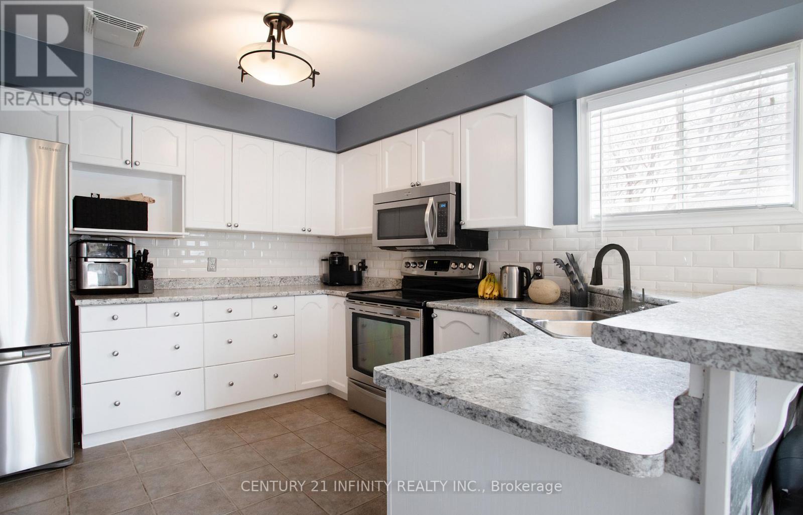 6 Granary Lane, Clarington, Ontario  L1E 2X9 - Photo 8 - E12860018