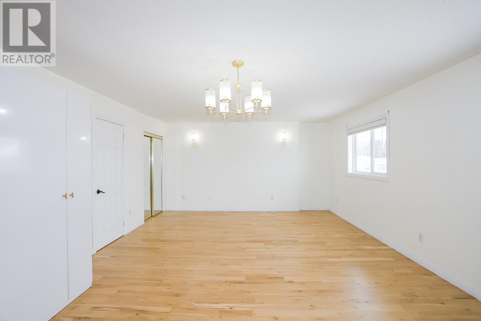 967 Lake St, Sault Ste. Marie, Ontario  P6B 6C9 - Photo 24 - SM260410