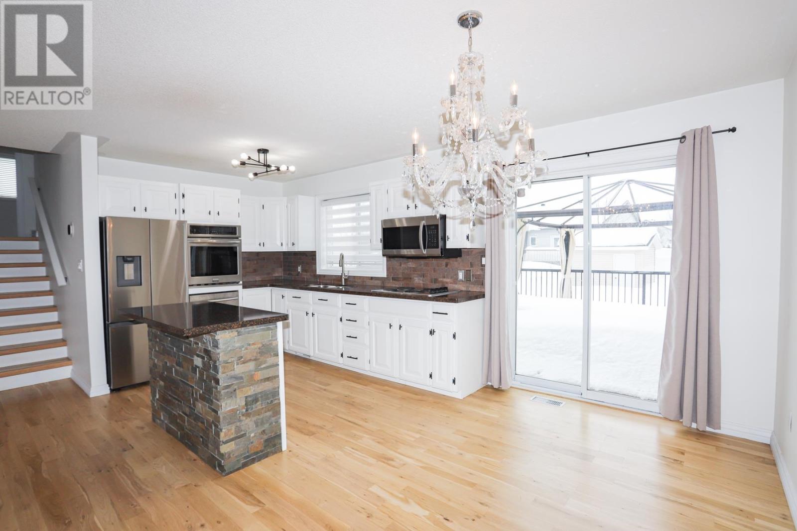 967 Lake St, Sault Ste. Marie, Ontario  P6B 6C9 - Photo 11 - SM260410