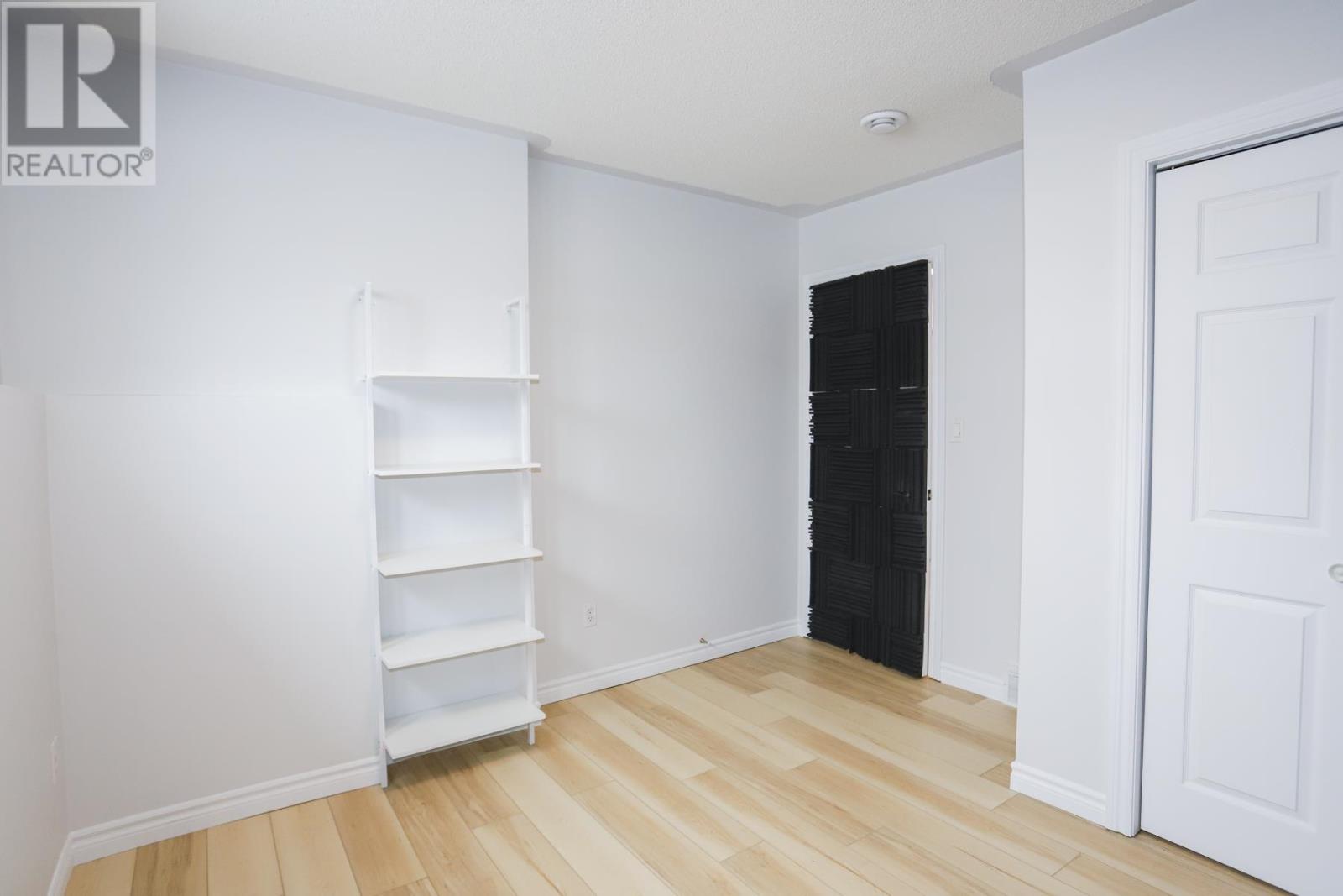 967 Lake St, Sault Ste. Marie, Ontario  P6B 6C9 - Photo 32 - SM260410