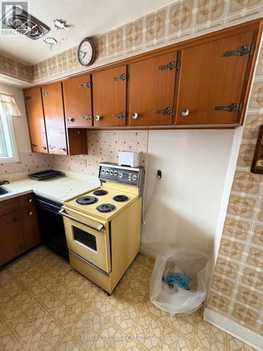 42 Godfrey Drive, London East, Ontario  N5V 2E7 - Photo 5 - X12832318