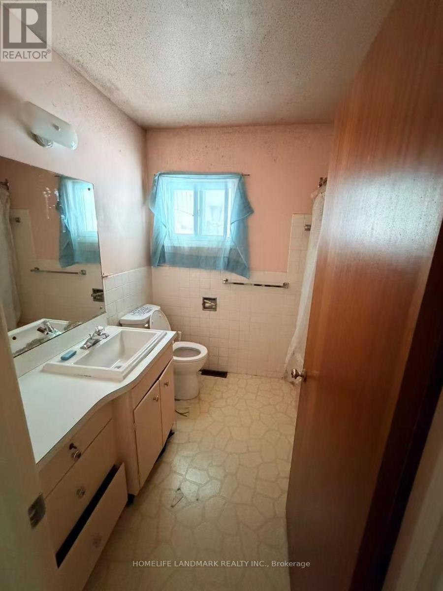 42 Godfrey Drive, London East, Ontario  N5V 2E7 - Photo 4 - X12832318