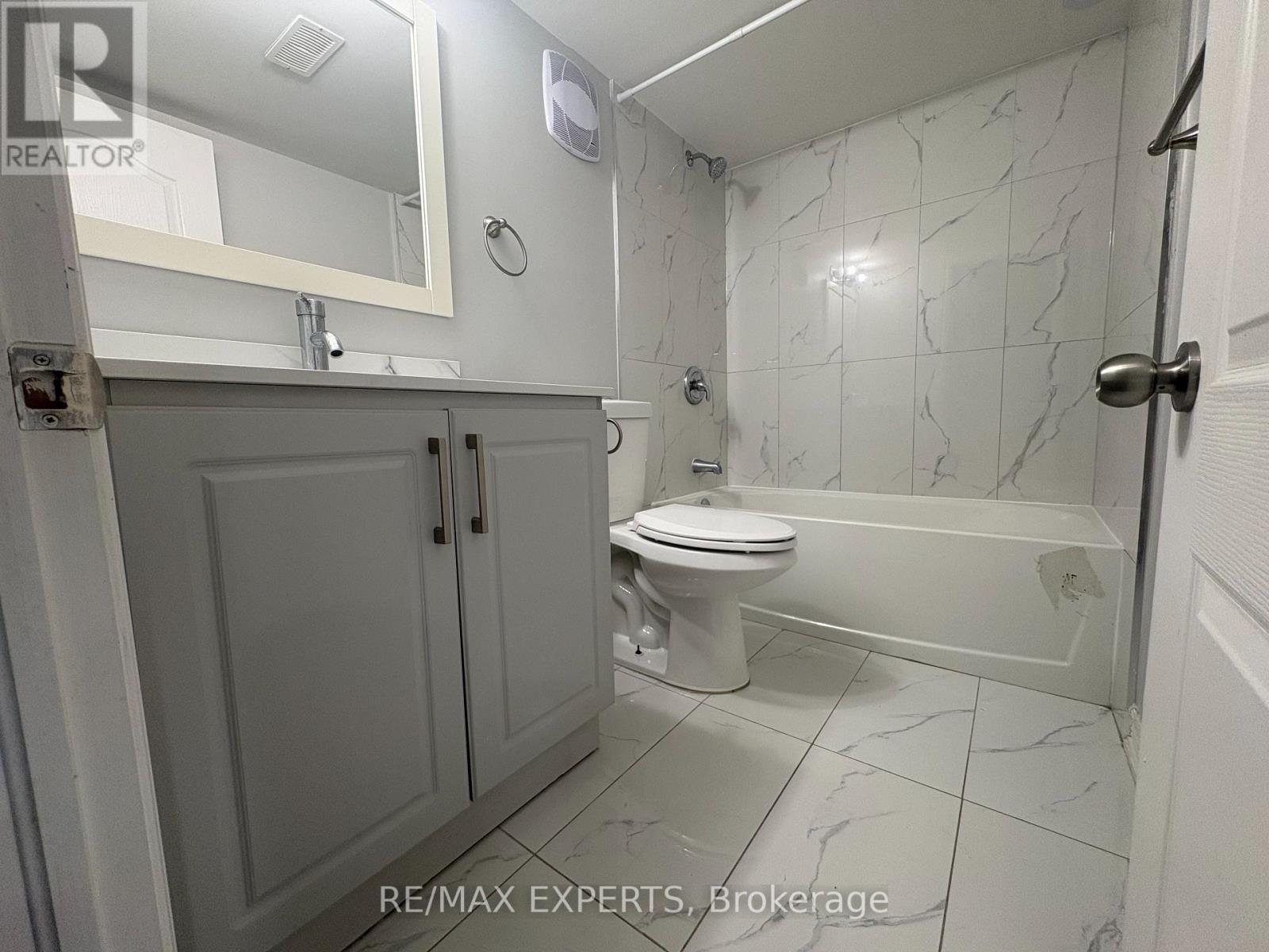 Lower - 3 Torraville Street, Brampton, Ontario  L6R 0Y5 - Photo 12 - W12688840