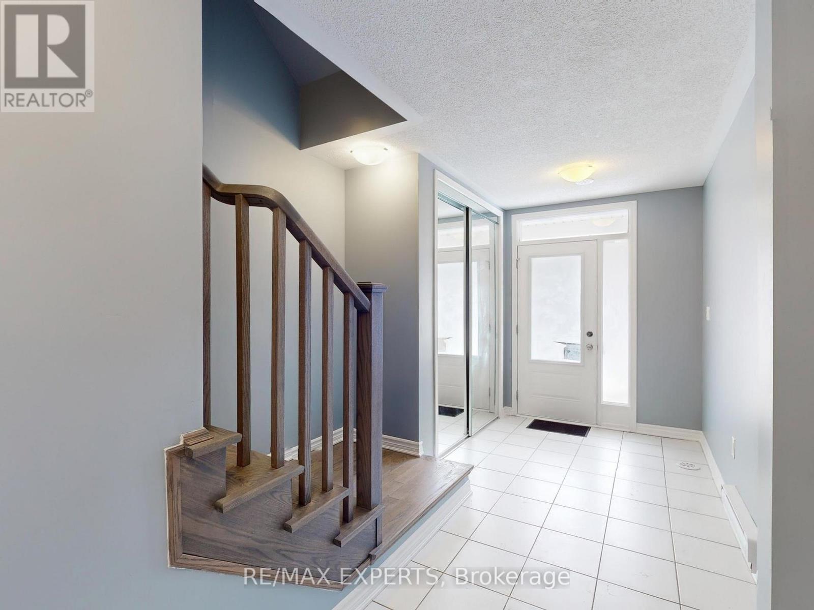 78 Melmar Street, Brampton, Ontario  L7A 5K8 - Photo 3 - W12683892