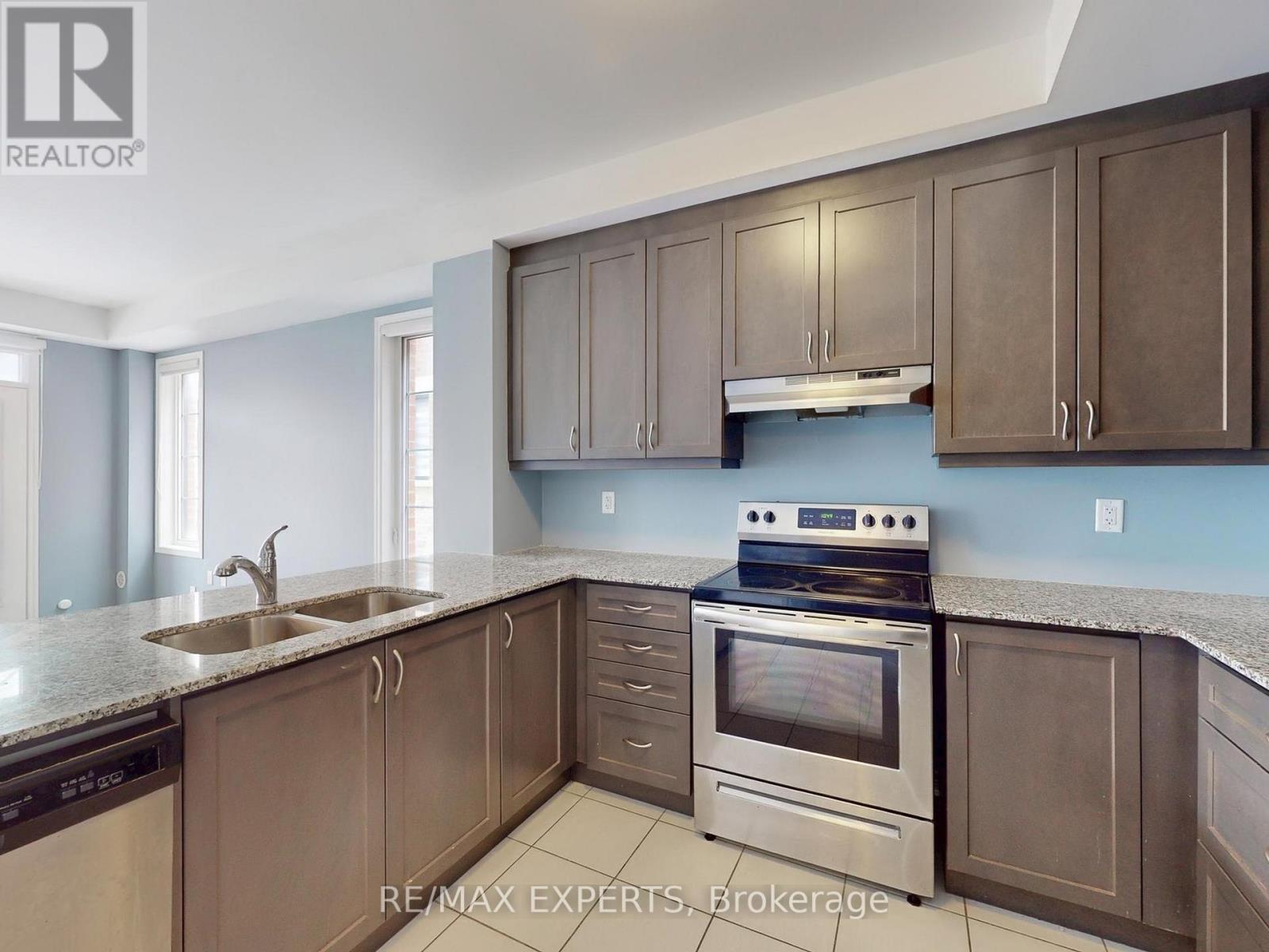 78 Melmar Street, Brampton, Ontario  L7A 5K8 - Photo 9 - W12683892