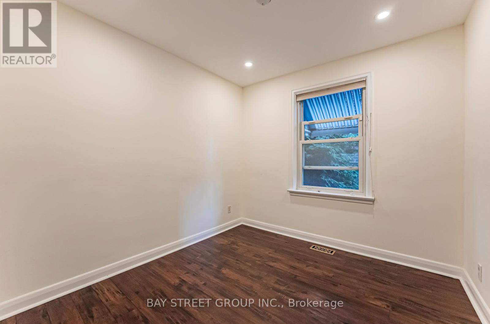 Main - 394 Centre Street E, Richmond Hill, Ontario  L4C 1B7 - Photo 7 - N12689890