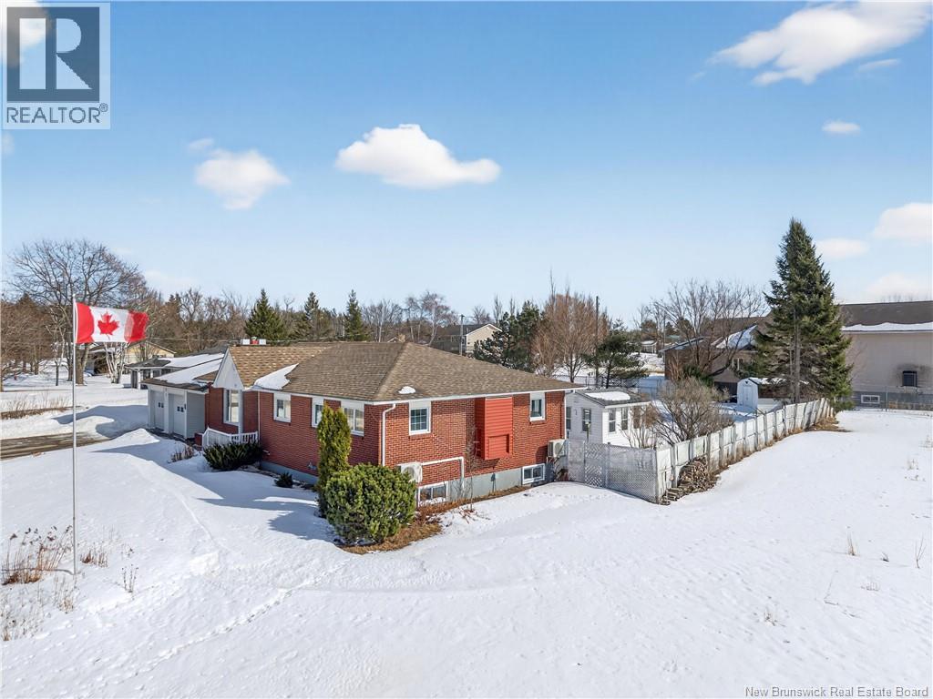 12 Oldline Avenue, Miramichi, New Brunswick  E1N 5Y3 - Photo 2 - NB132179