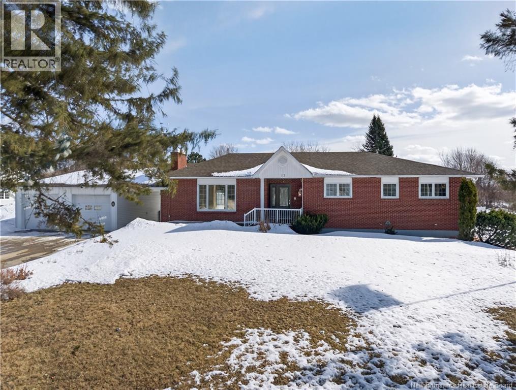 12 Oldline Avenue, Miramichi, New Brunswick  E1N 5Y3 - Photo 1 - NB132179
