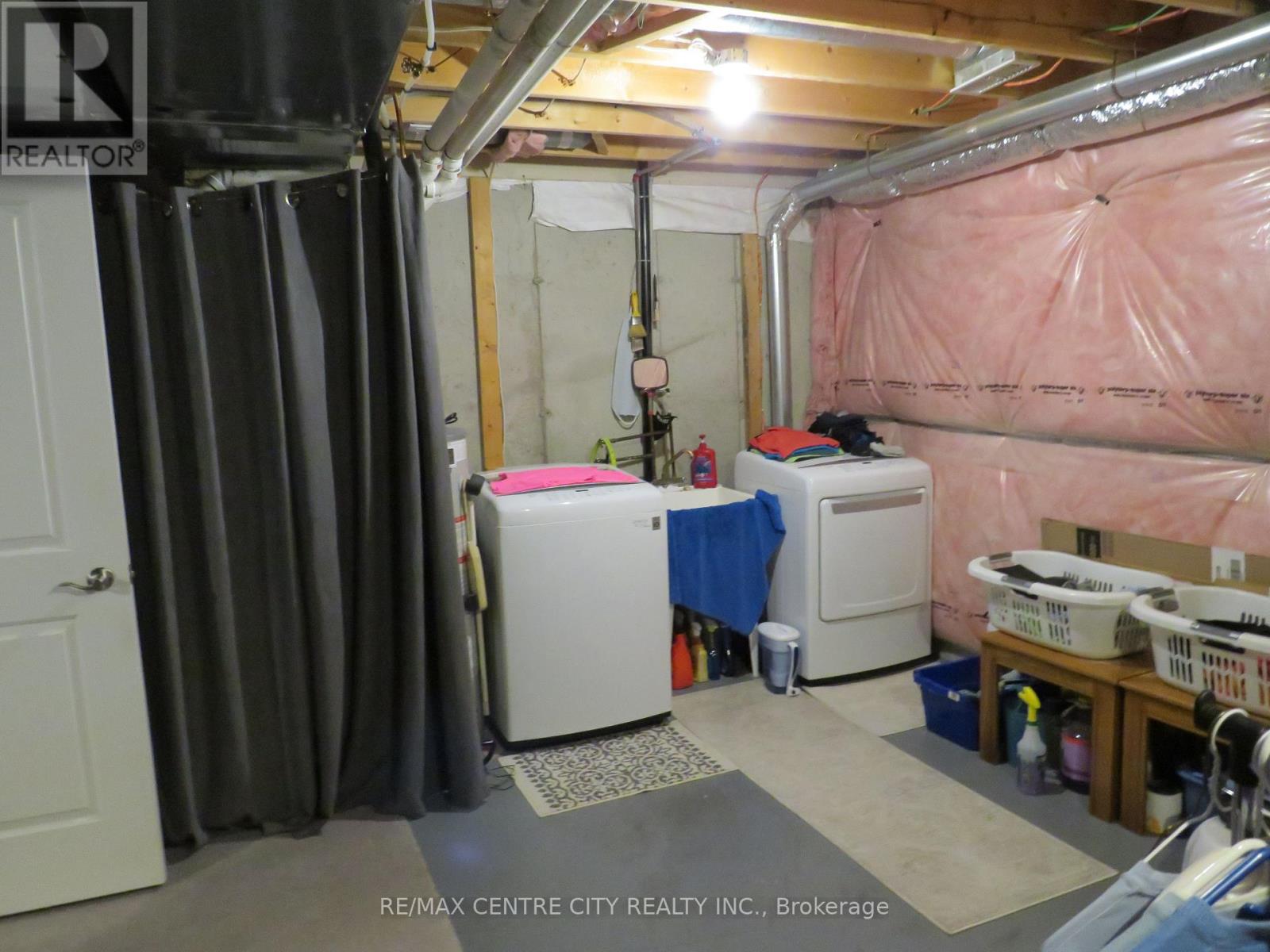 69 - 1061 Eagletrace Drive, London North, Ontario  N6G 0T3 - Photo 12 - X12860038