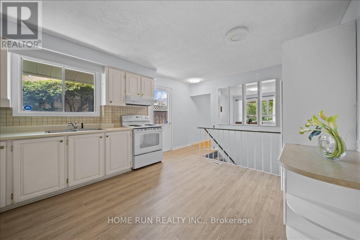 685 Farmington Avenue, Ottawa, Ontario  K1V 7H4 - Photo 15 - X12859972