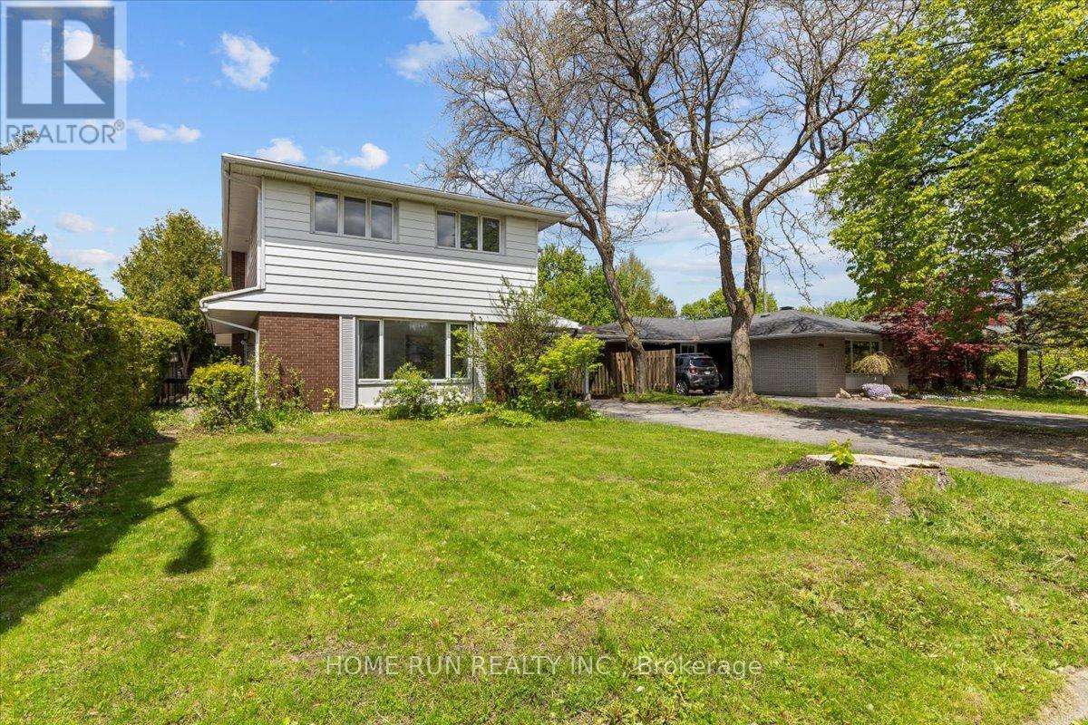 685 Farmington Avenue, Ottawa, Ontario  K1V 7H4 - Photo 2 - X12859972