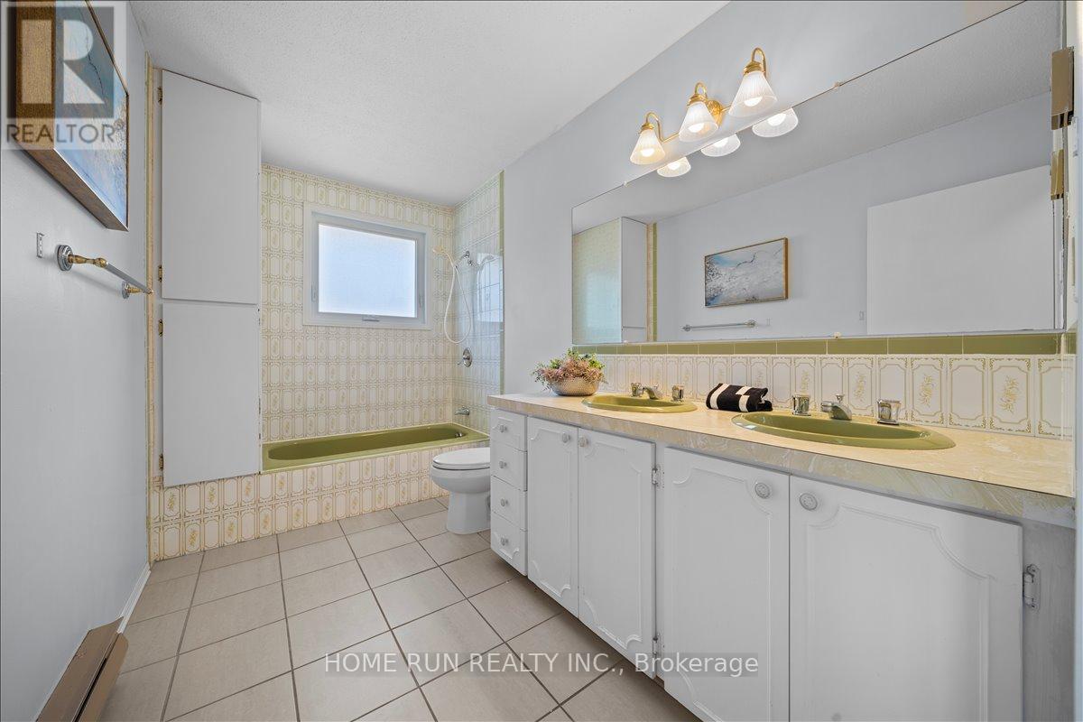 685 Farmington Avenue, Ottawa, Ontario  K1V 7H4 - Photo 22 - X12859972