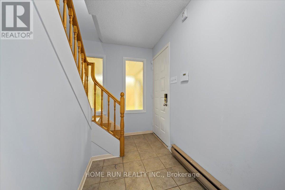 685 Farmington Avenue, Ottawa, Ontario  K1V 7H4 - Photo 4 - X12859972