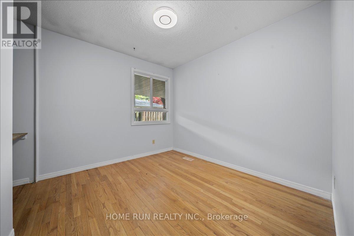 685 Farmington Avenue, Ottawa, Ontario  K1V 7H4 - Photo 7 - X12859972