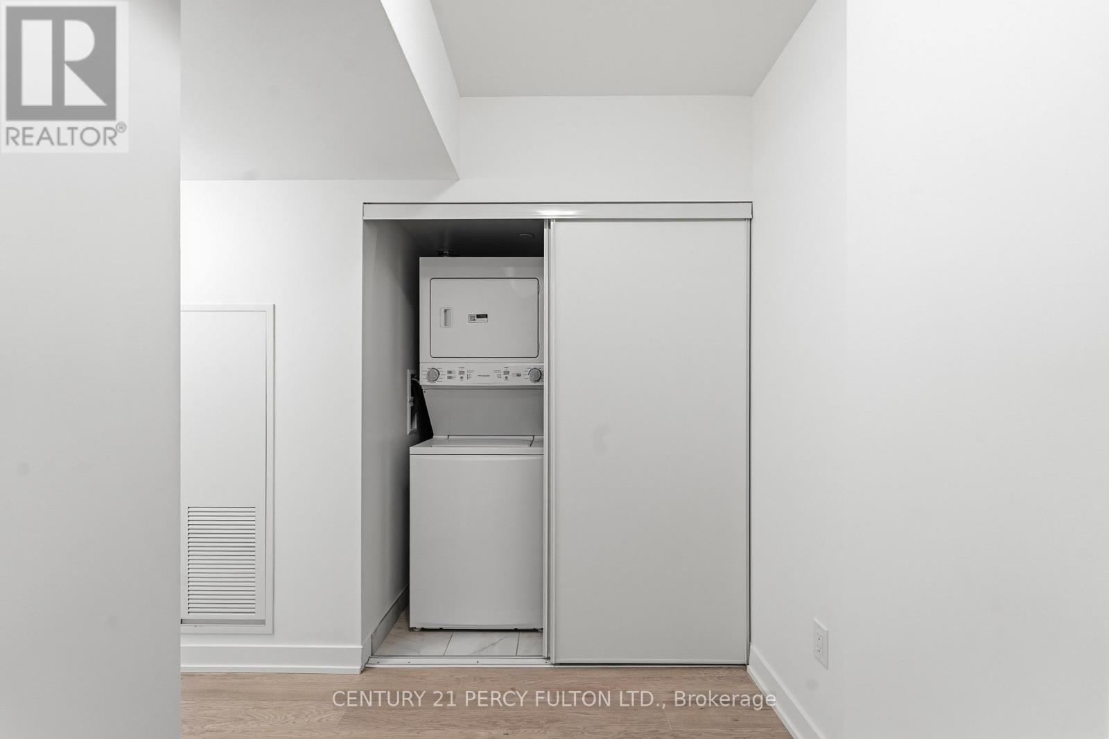 2508 - 1010 Sandy Beach Road, Pickering, Ontario  L1W 0C7 - Photo 4 - E12859964