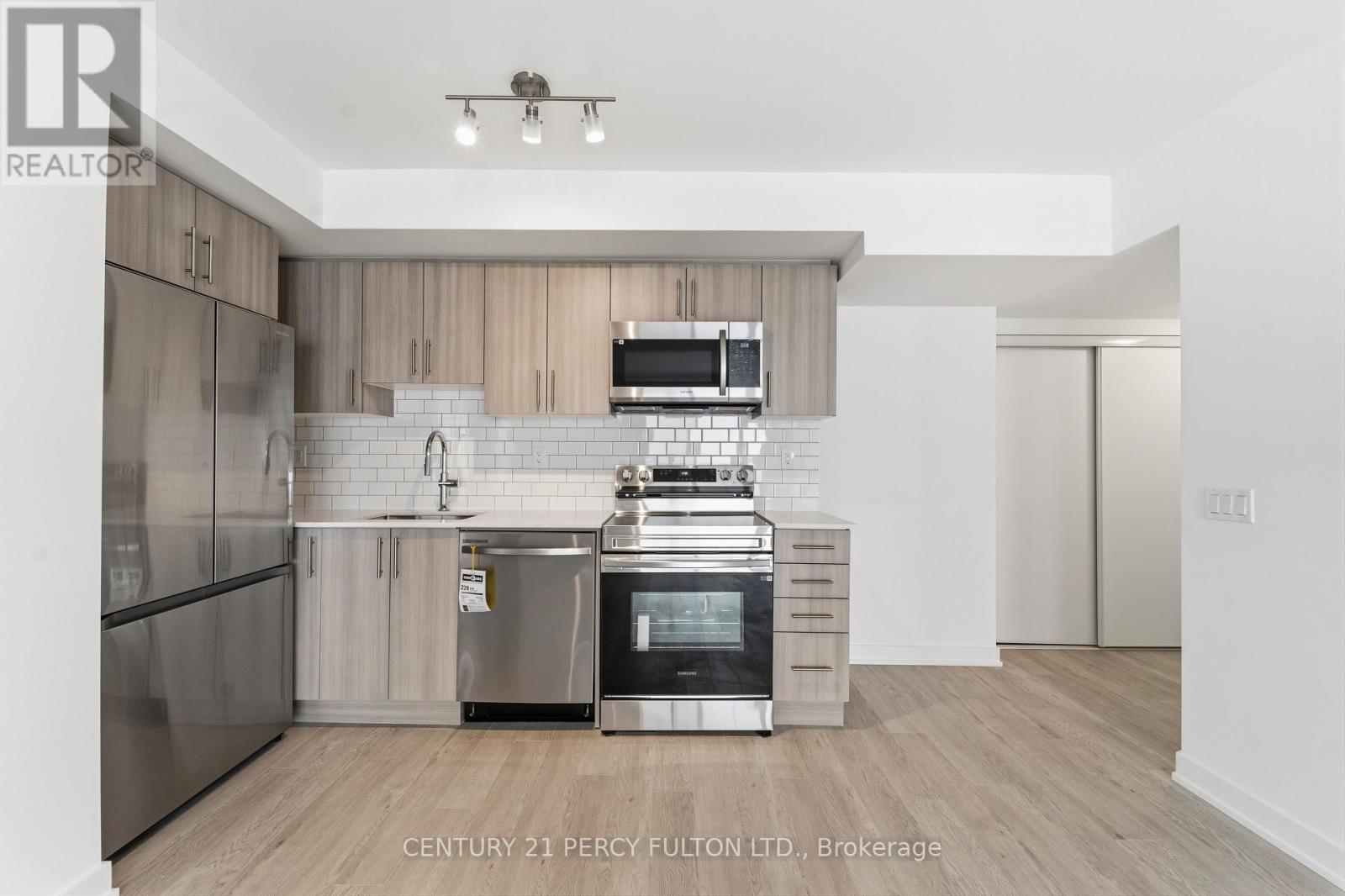 2508 - 1010 Sandy Beach Road, Pickering, Ontario  L1W 0C7 - Photo 8 - E12859964