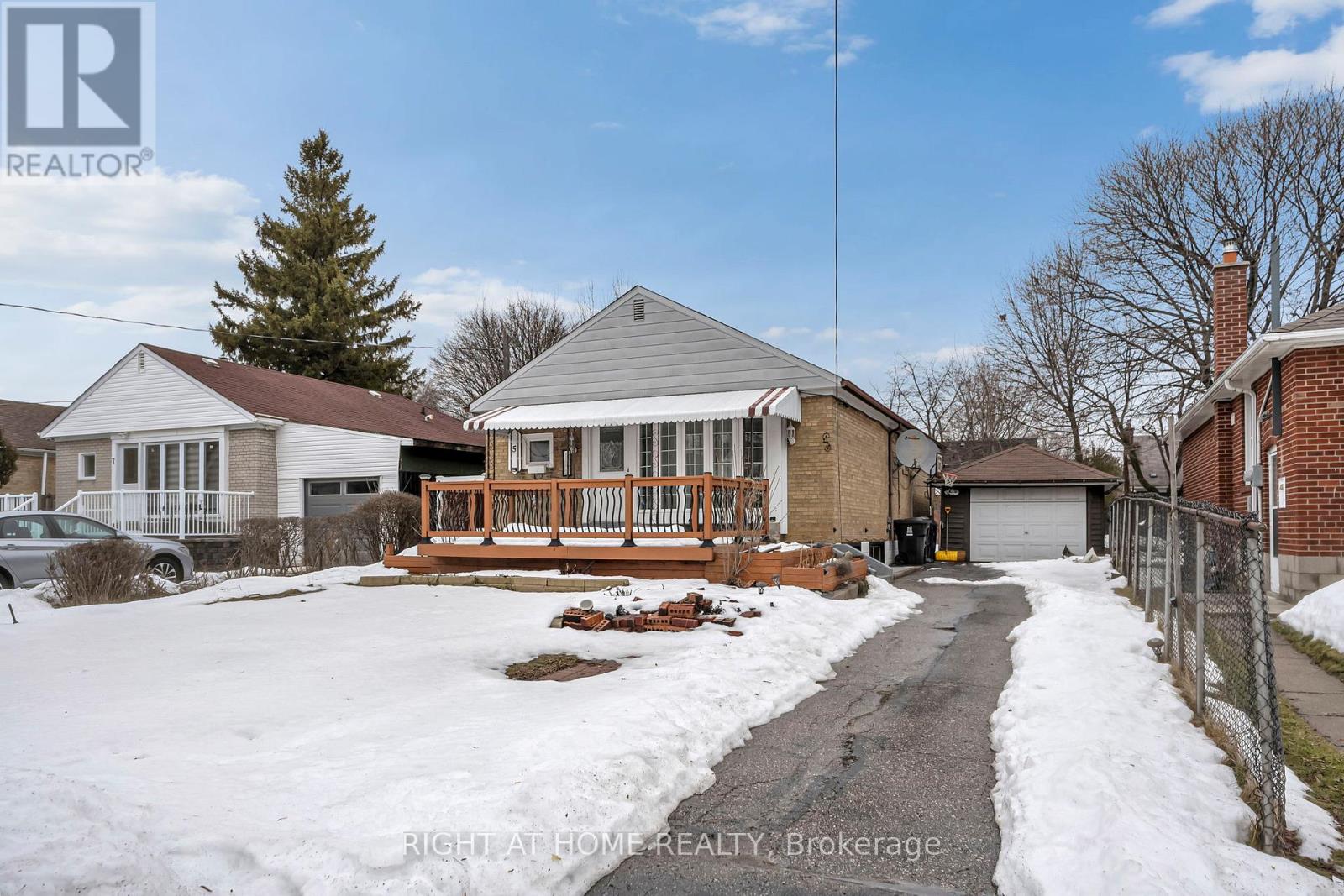 5 HOLLINGWORTH DRIVE, Toronto, Ontario