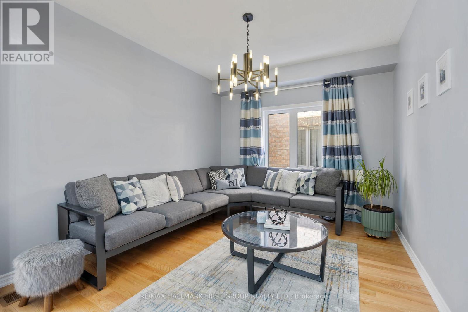 307 Northglen Boulevard, Clarington, Ontario  L1C 7G6 - Photo 10 - E12860008