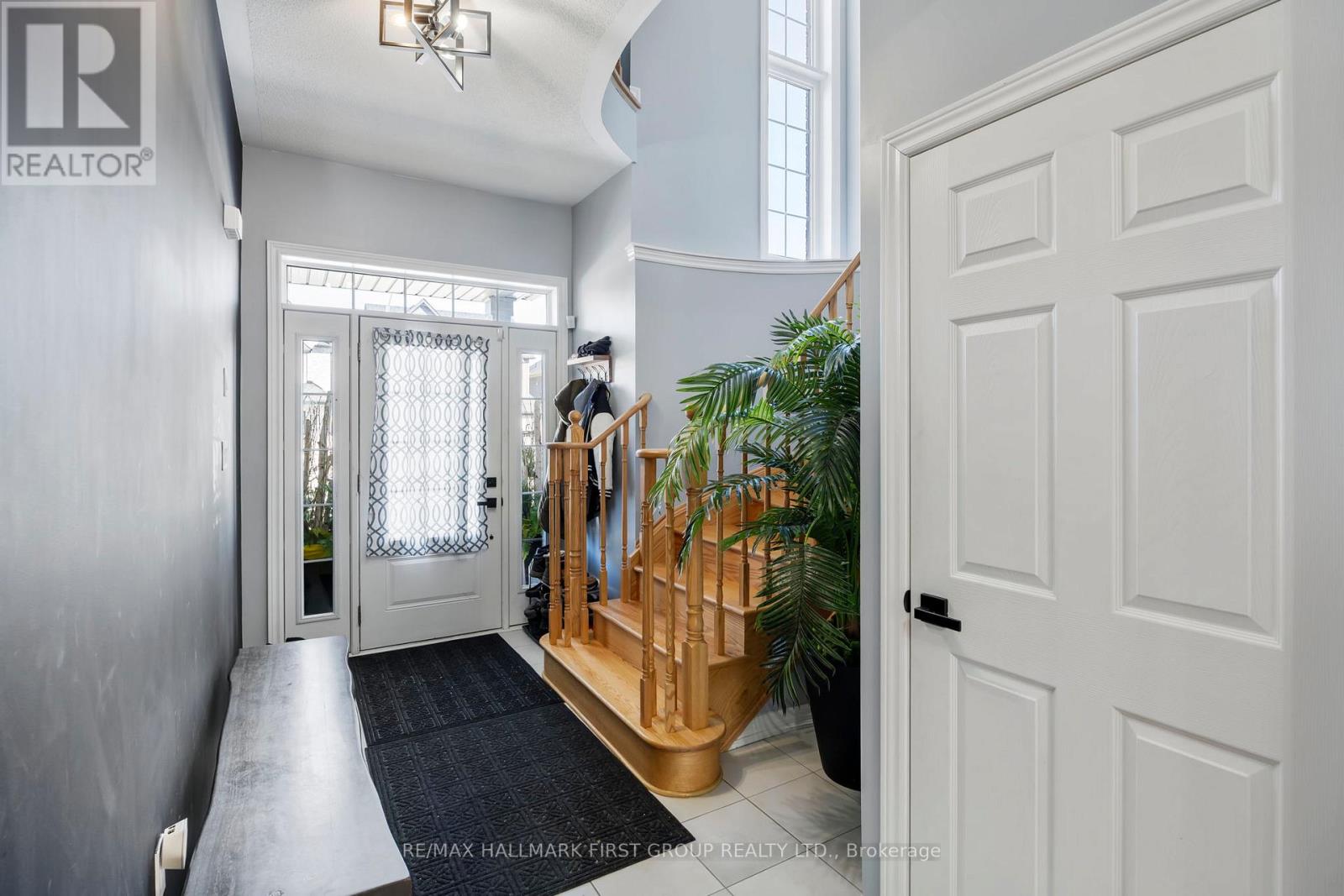 307 Northglen Boulevard, Clarington, Ontario  L1C 7G6 - Photo 2 - E12860008